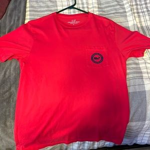 vineyard vines t shirt